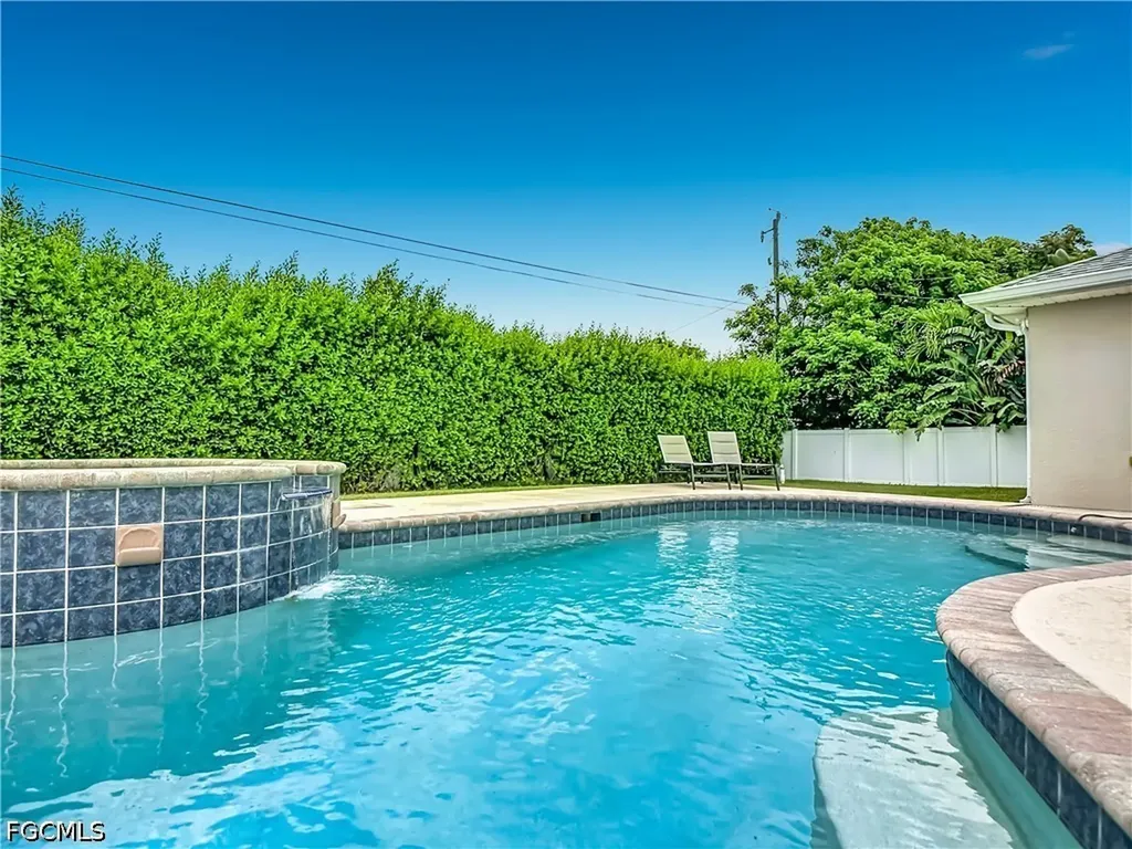 3612 SW 8th Court Cape Coral FL 33914