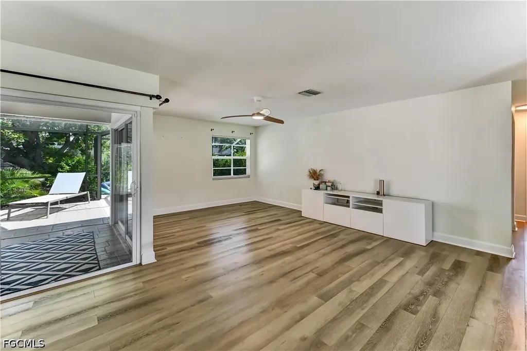 905 SW 52nd Street Cape Coral FL 33914
