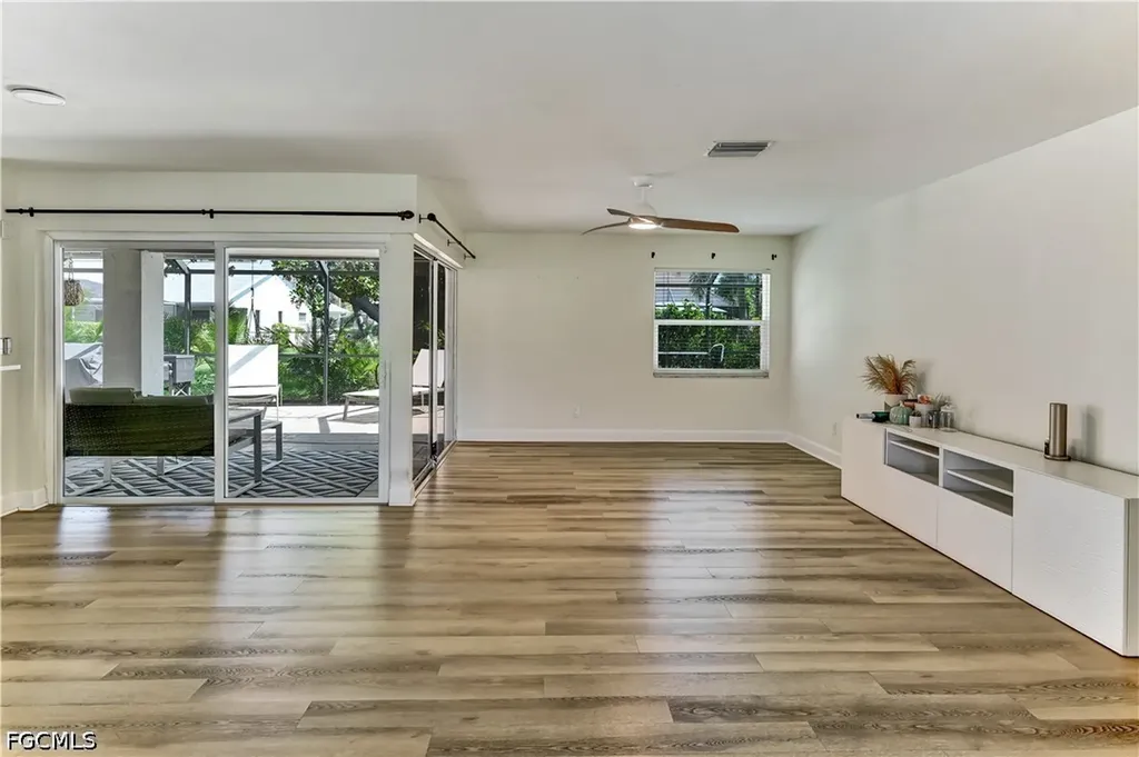 905 SW 52nd Street Cape Coral FL 33914