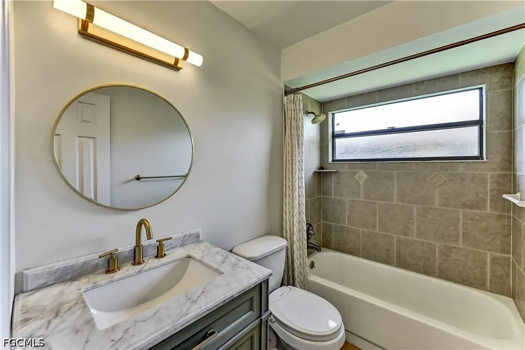 905 SW 52nd Street Cape Coral FL 33914