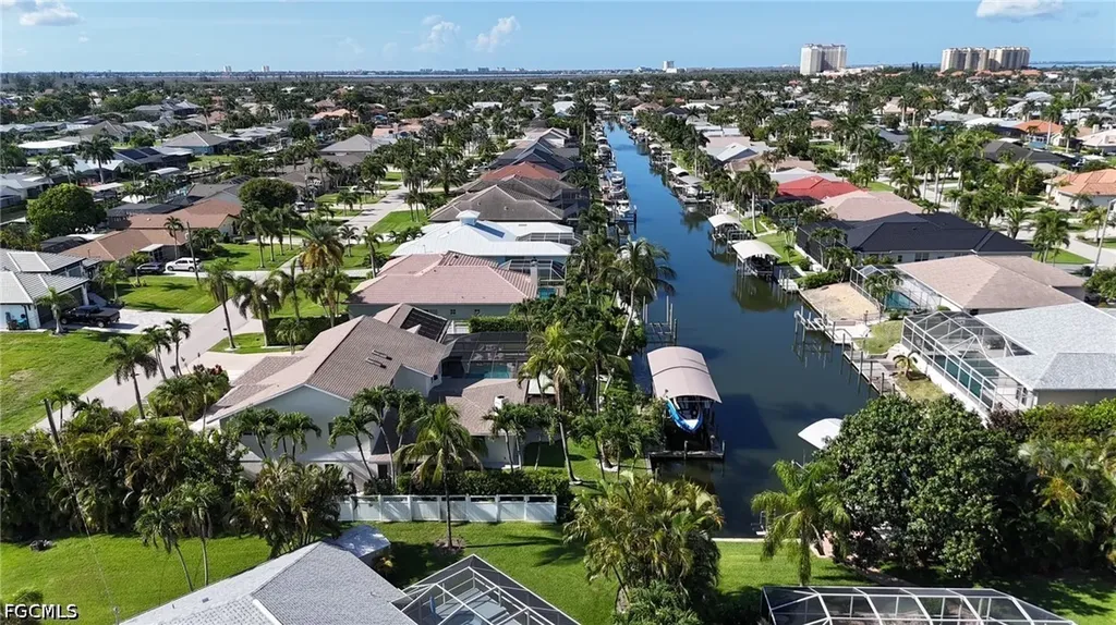 905 SW 52nd Street Cape Coral FL 33914