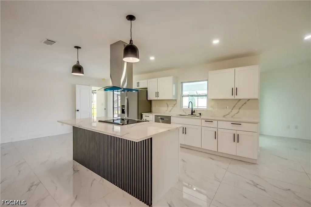 1124 NW 1st Place Cape Coral FL 33993