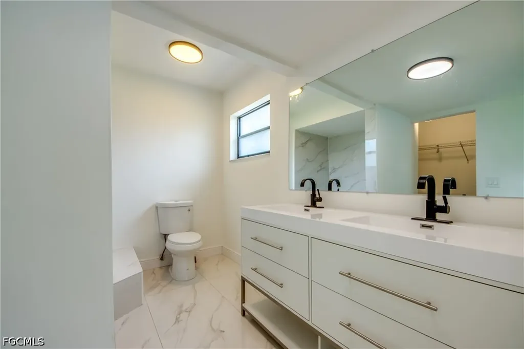 1124 NW 1st Place Cape Coral FL 33993