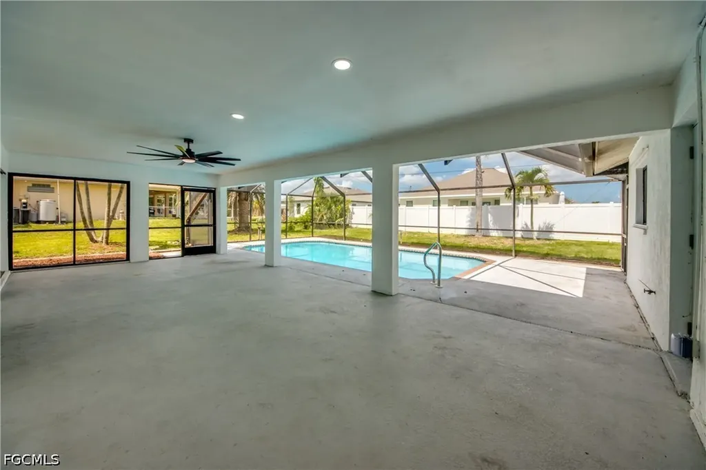 1124 NW 1st Place Cape Coral FL 33993