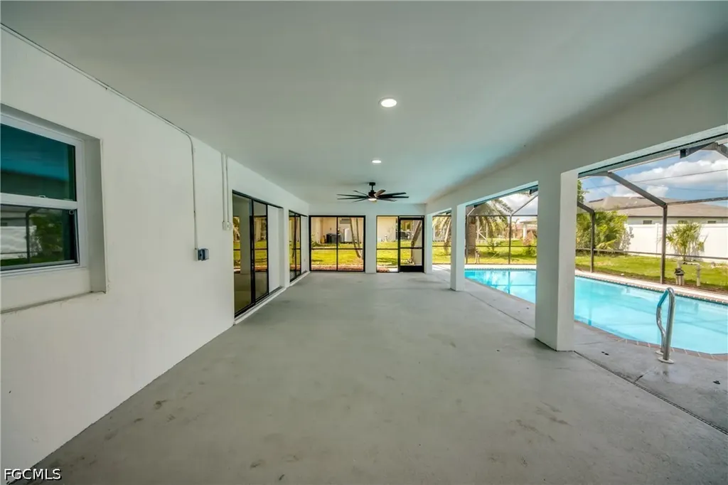 1124 NW 1st Place Cape Coral FL 33993