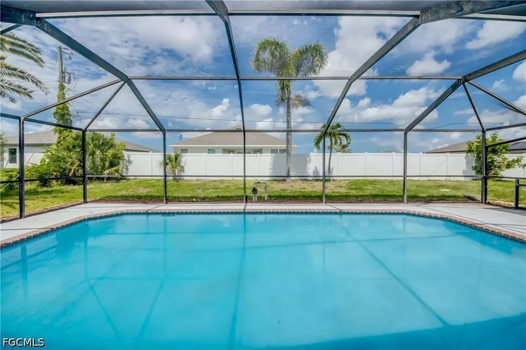 1124 NW 1st Place Cape Coral FL 33993