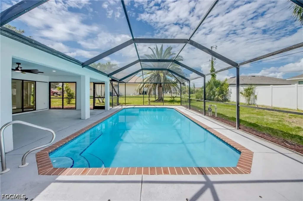 1124 NW 1st Place Cape Coral FL 33993