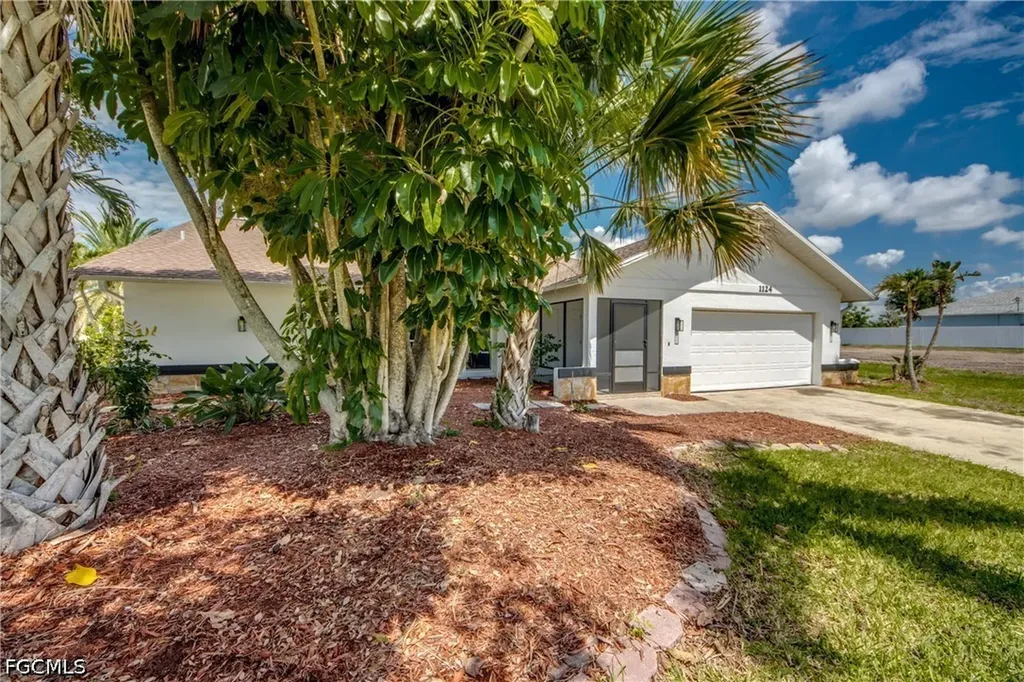 1124 NW 1st Place Cape Coral FL 33993