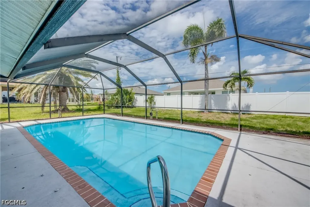 1124 NW 1st Place Cape Coral FL 33993