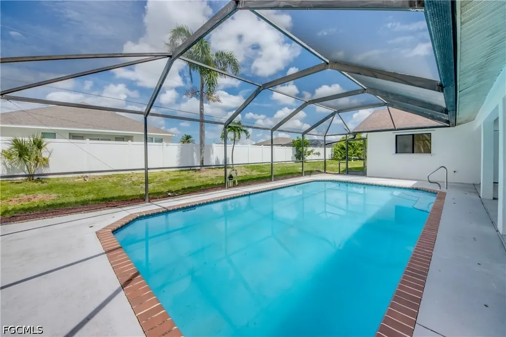 1124 NW 1st Place Cape Coral FL 33993