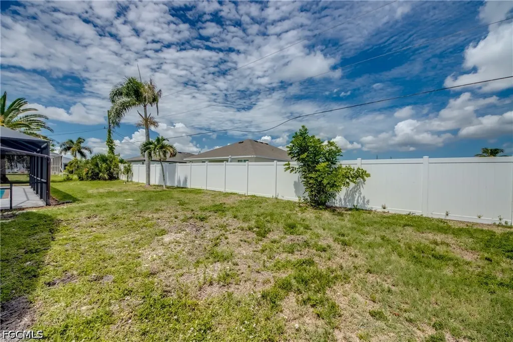 1124 NW 1st Place Cape Coral FL 33993