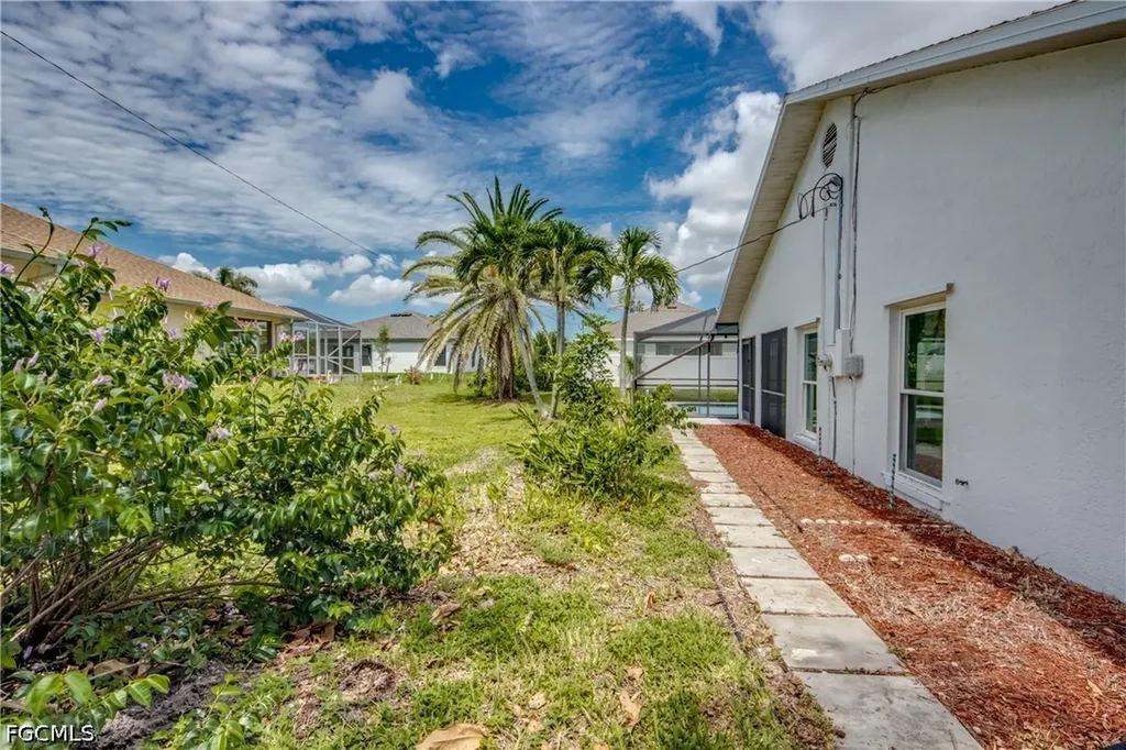 1124 NW 1st Place Cape Coral FL 33993