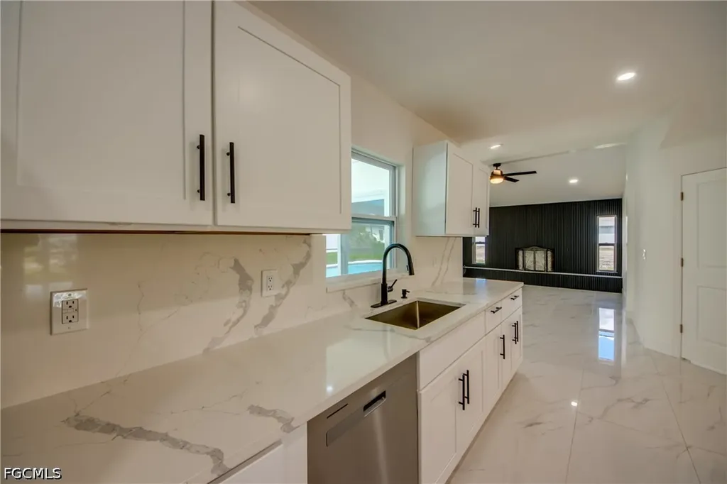 1124 NW 1st Place Cape Coral FL 33993