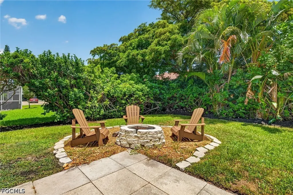 9031 Pittsburgh Boulevard Fort Myers FL 33967