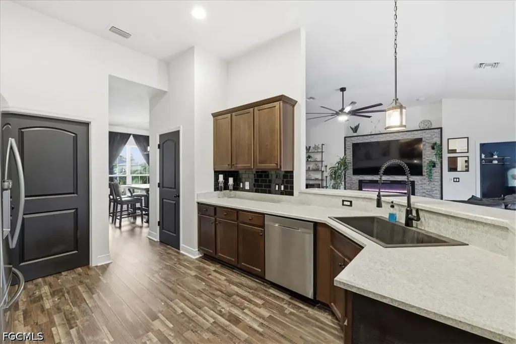 4122 NE 20th Court Cape Coral FL 33909