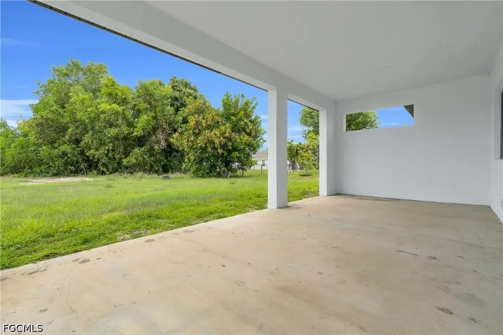 627 NW 2nd Terrace Cape Coral FL 33993
