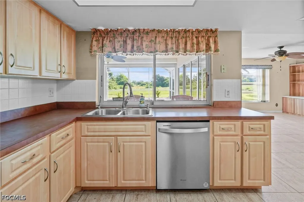 711 Mirror Lakes Drive Lehigh Acres FL 33974