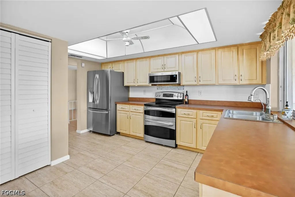 711 Mirror Lakes Drive Lehigh Acres FL 33974