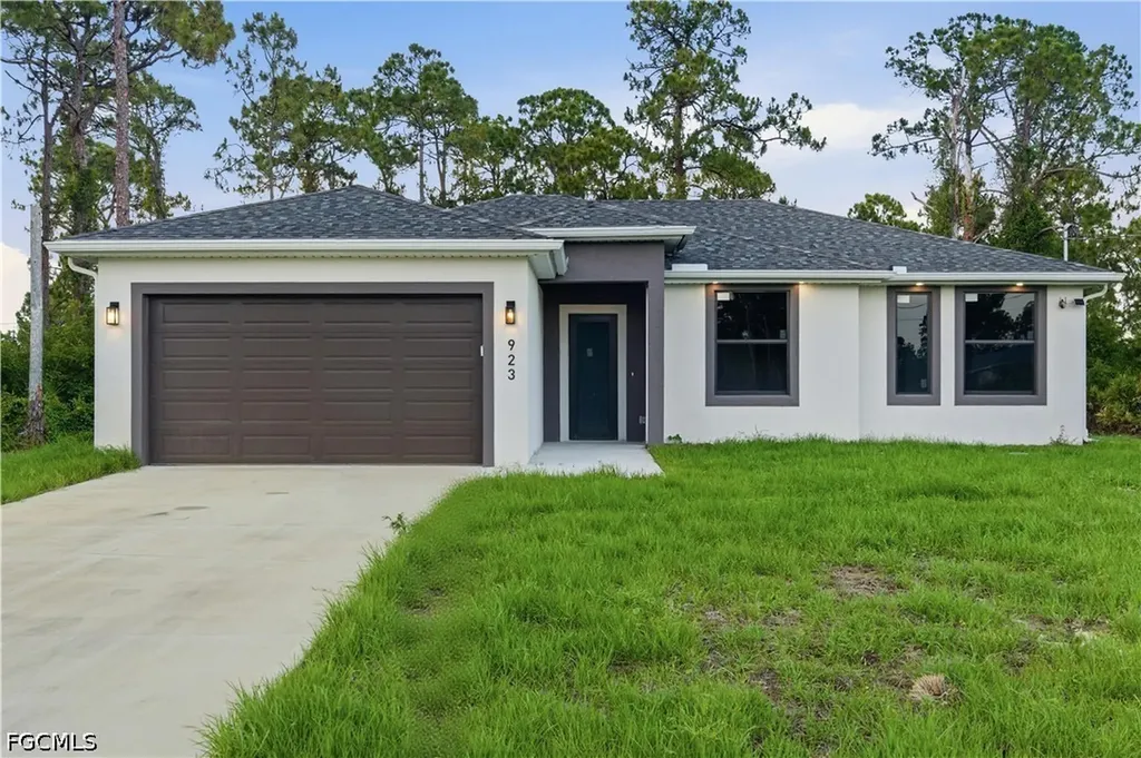 923 Milwaukee Boulevard Lehigh Acres FL 33974