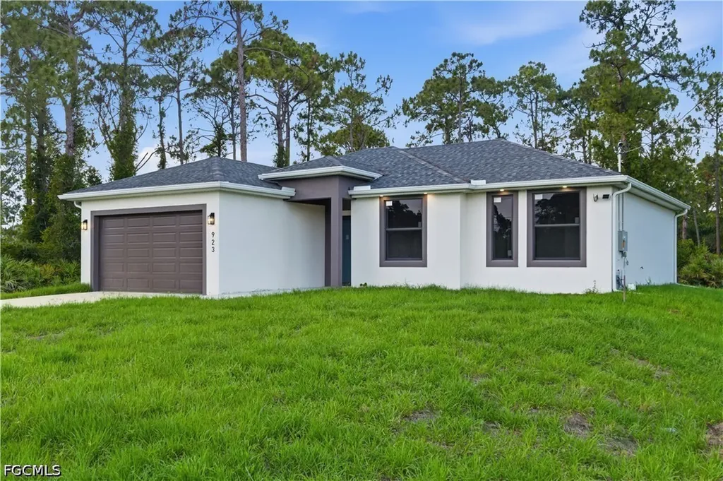 923 Milwaukee Boulevard Lehigh Acres FL 33974