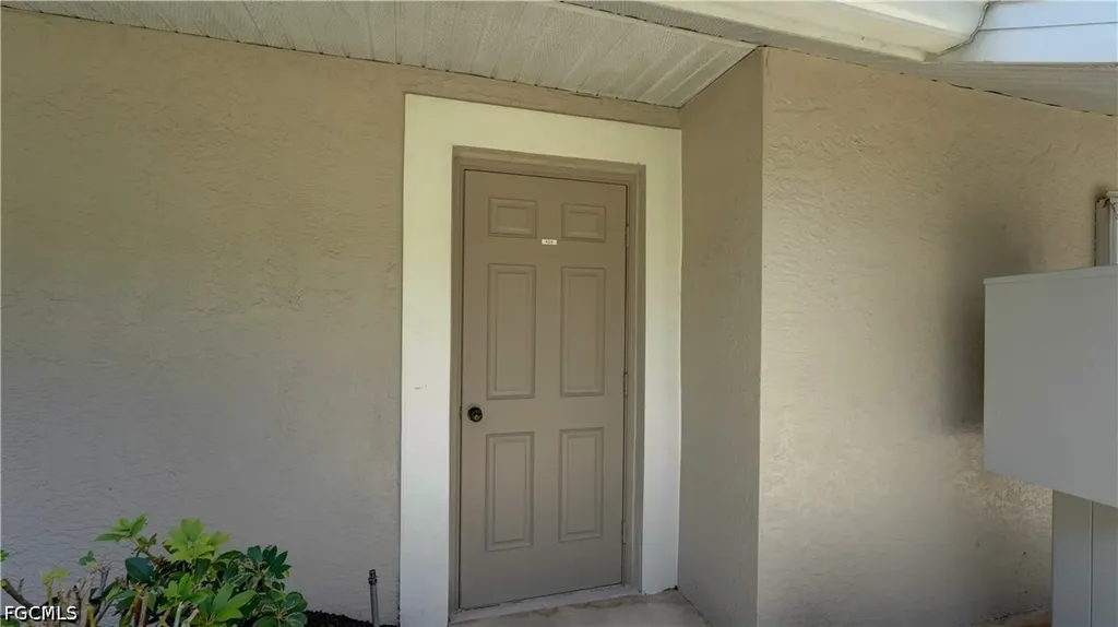 8083 Queen Palm Lane Fort Myers FL 33966