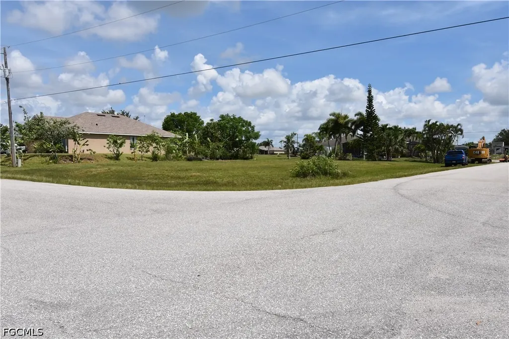 2480 NW 8th Terrace Cape Coral FL 33993
