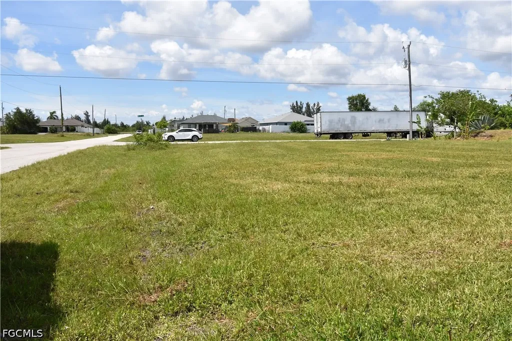 2480 NW 8th Terrace Cape Coral FL 33993