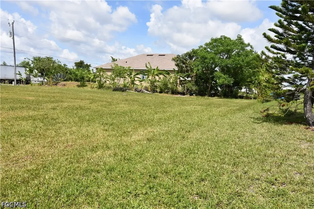 2480 NW 8th Terrace Cape Coral FL 33993