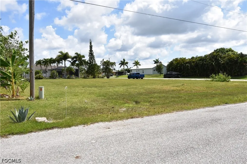 2480 NW 8th Terrace Cape Coral FL 33993
