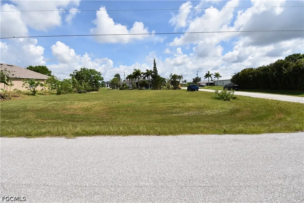 2480 NW 8th Terrace Cape Coral FL 33993