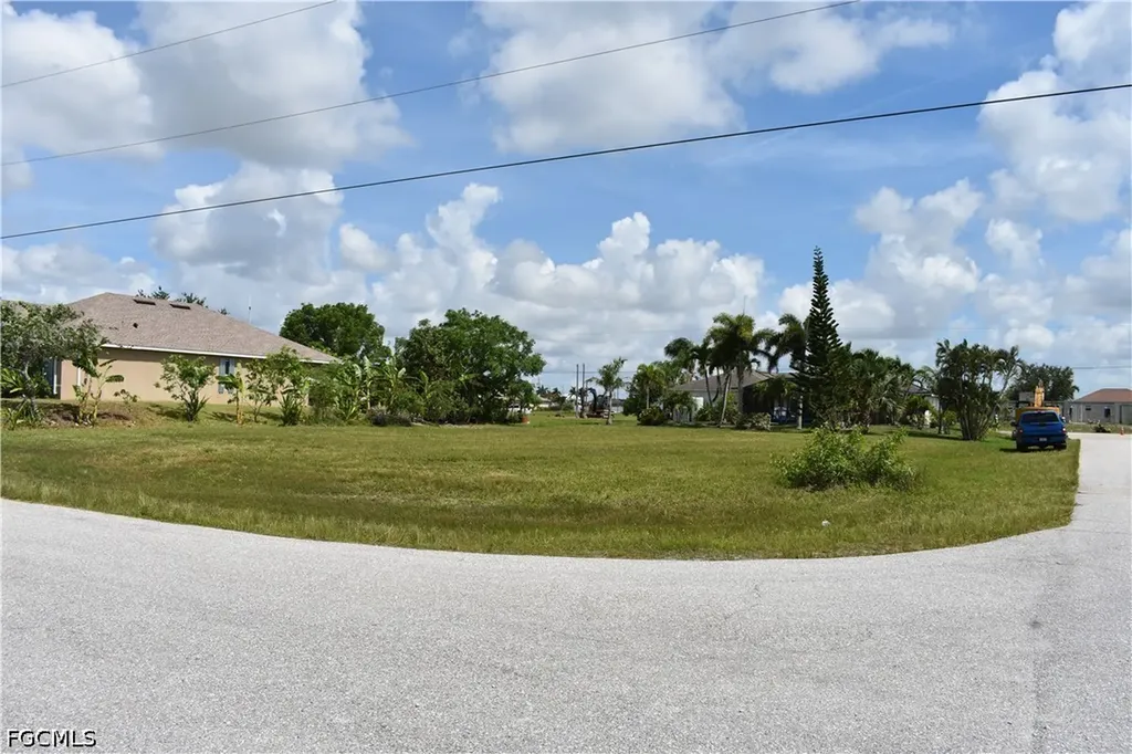 2480 NW 8th Terrace Cape Coral FL 33993