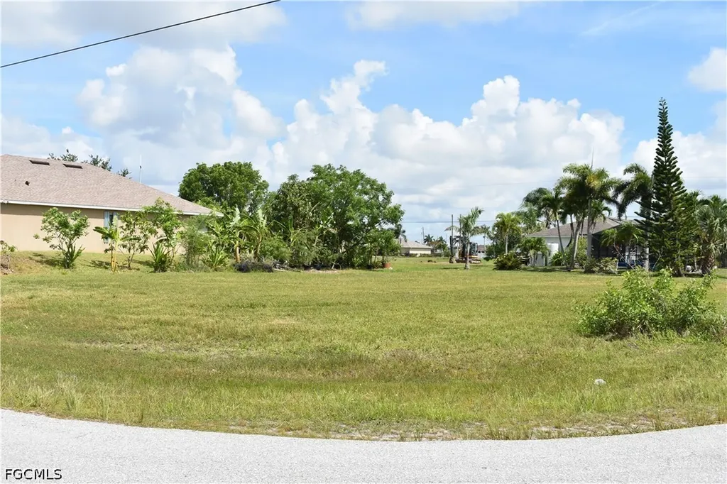 2480 NW 8th Terrace Cape Coral FL 33993