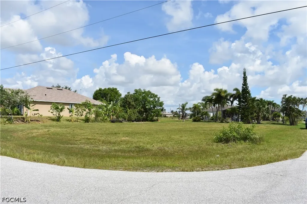 2480 NW 8th Terrace Cape Coral FL 33993