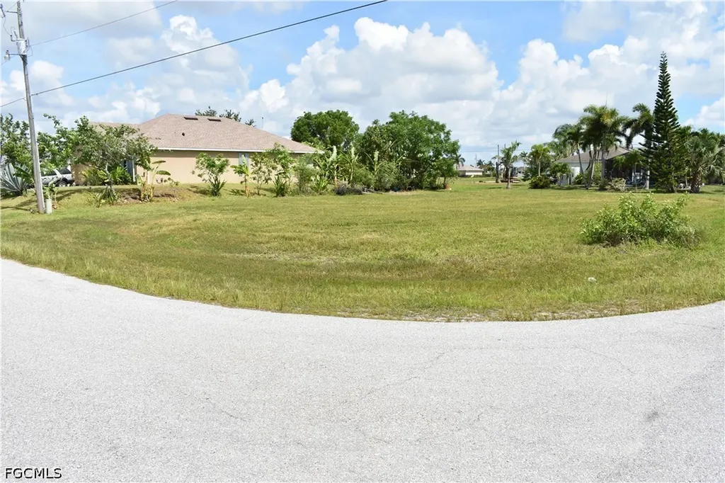2480 NW 8th Terrace Cape Coral FL 33993