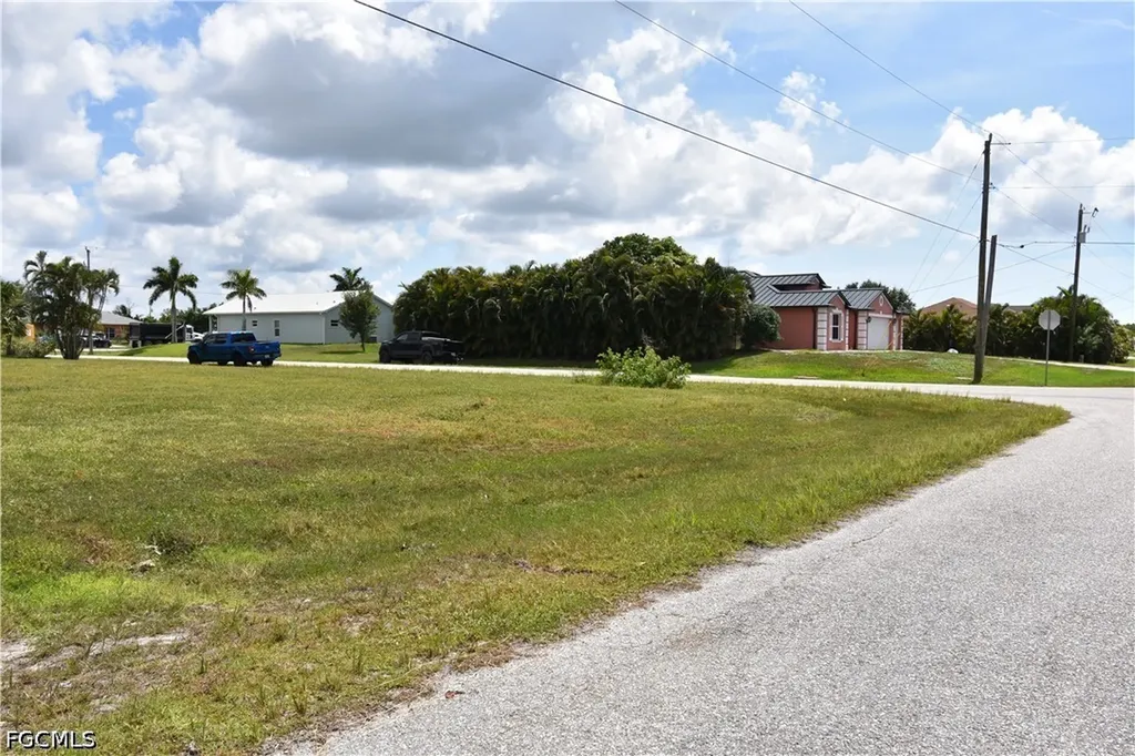2480 NW 8th Terrace Cape Coral FL 33993