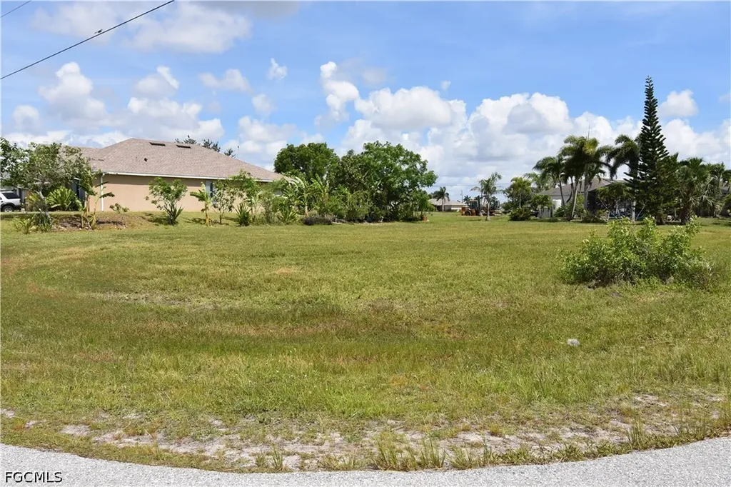 2480 NW 8th Terrace Cape Coral FL 33993