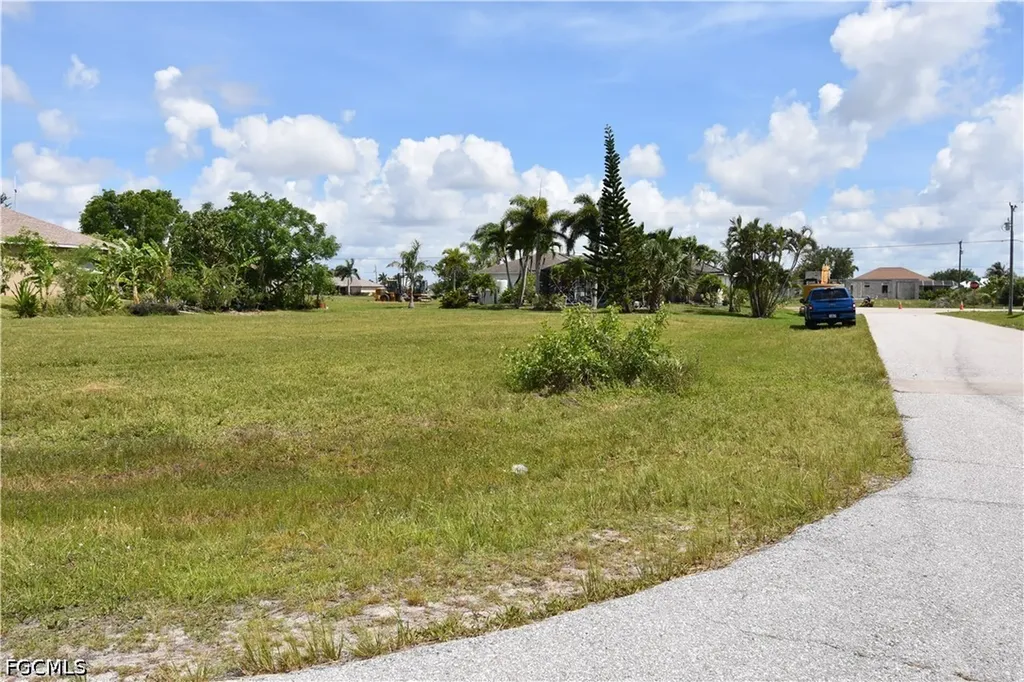 2480 NW 8th Terrace Cape Coral FL 33993