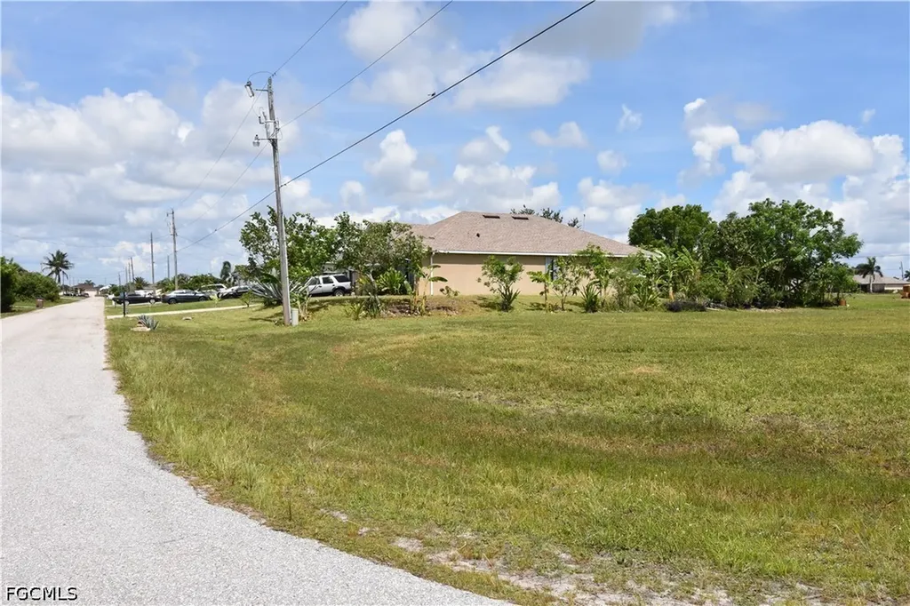 2480 NW 8th Terrace Cape Coral FL 33993