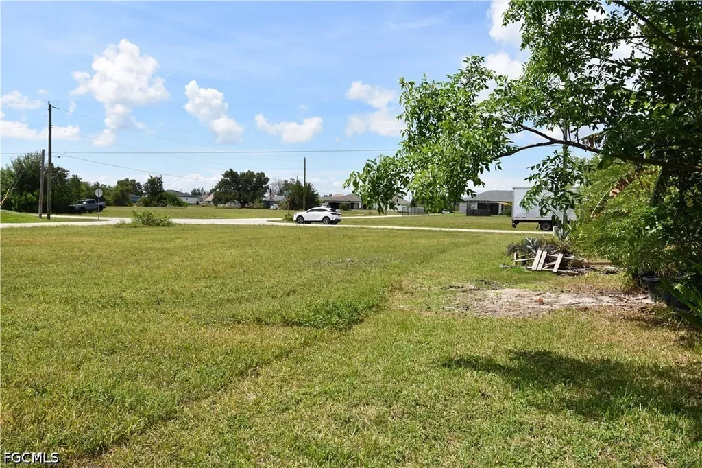 2480 NW 8th Terrace Cape Coral FL 33993