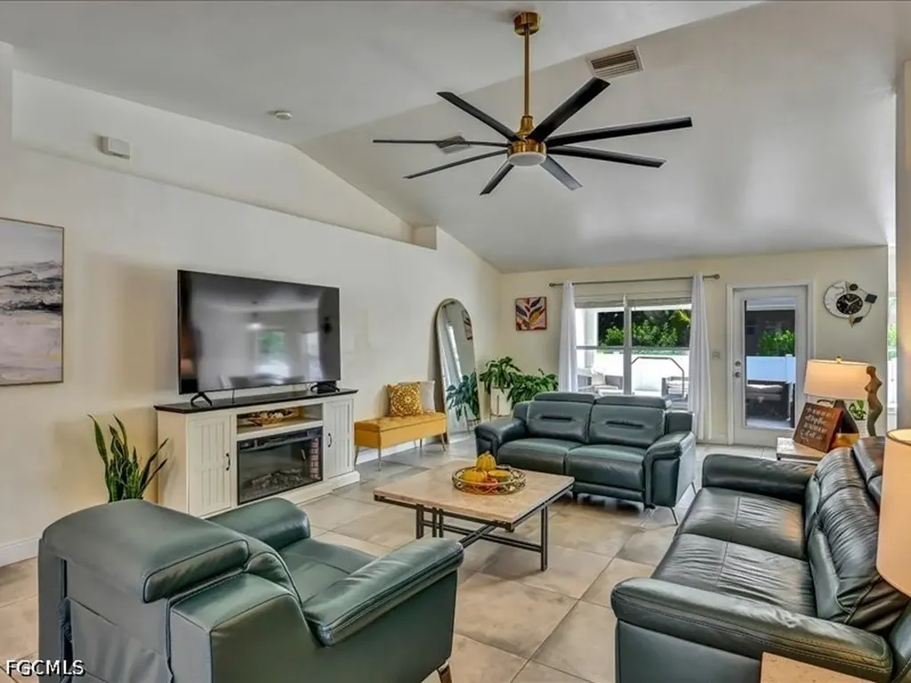 25 NW 29th Place Cape Coral FL 33993