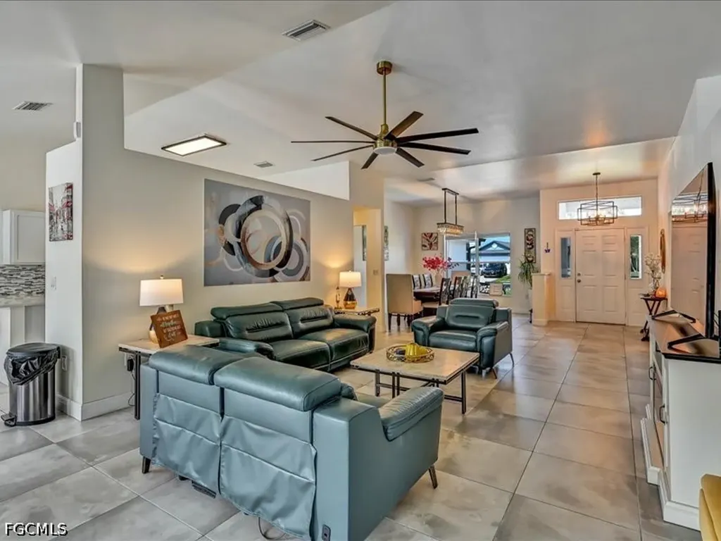 25 NW 29th Place Cape Coral FL 33993