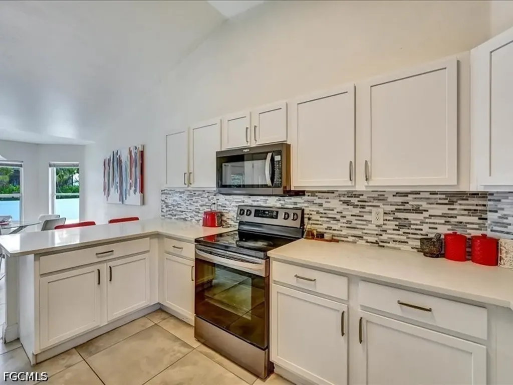 25 NW 29th Place Cape Coral FL 33993