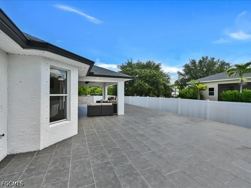 25 NW 29th Place Cape Coral FL 33993
