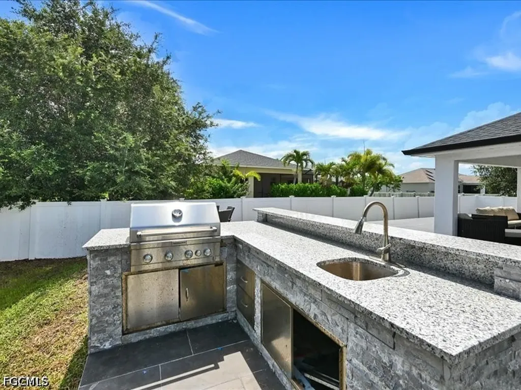25 NW 29th Place Cape Coral FL 33993
