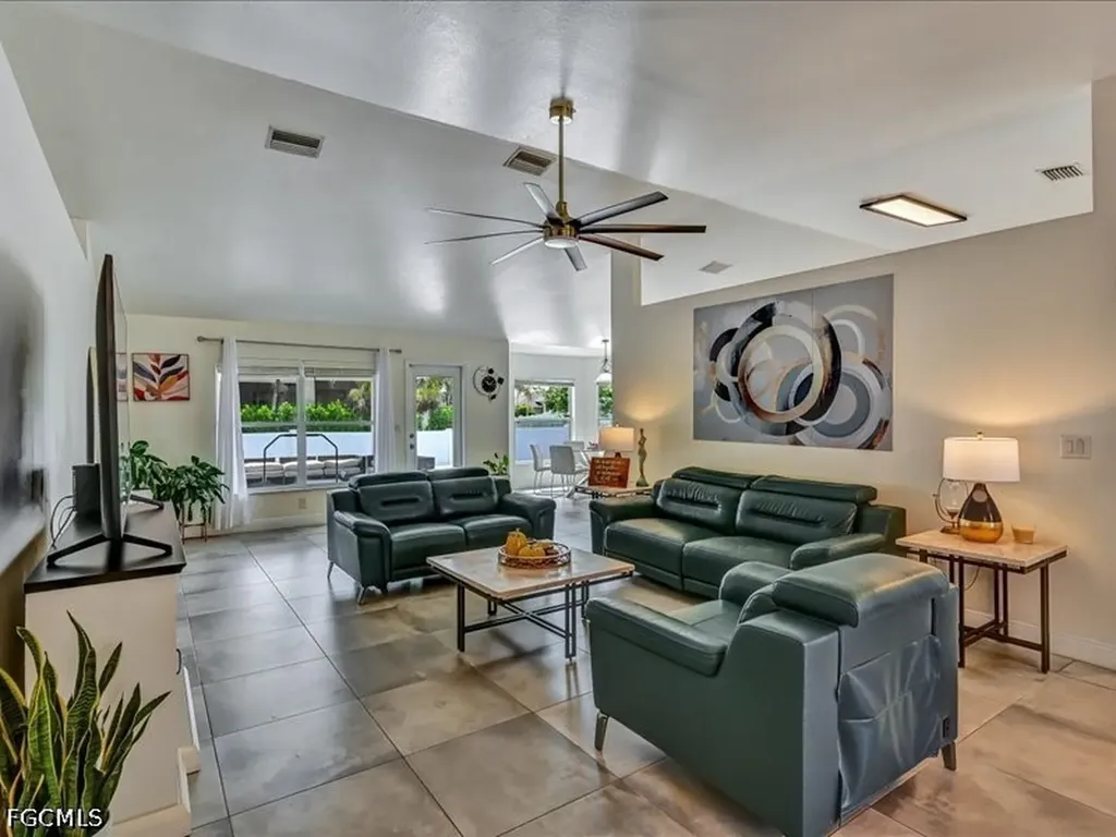 25 NW 29th Place Cape Coral FL 33993