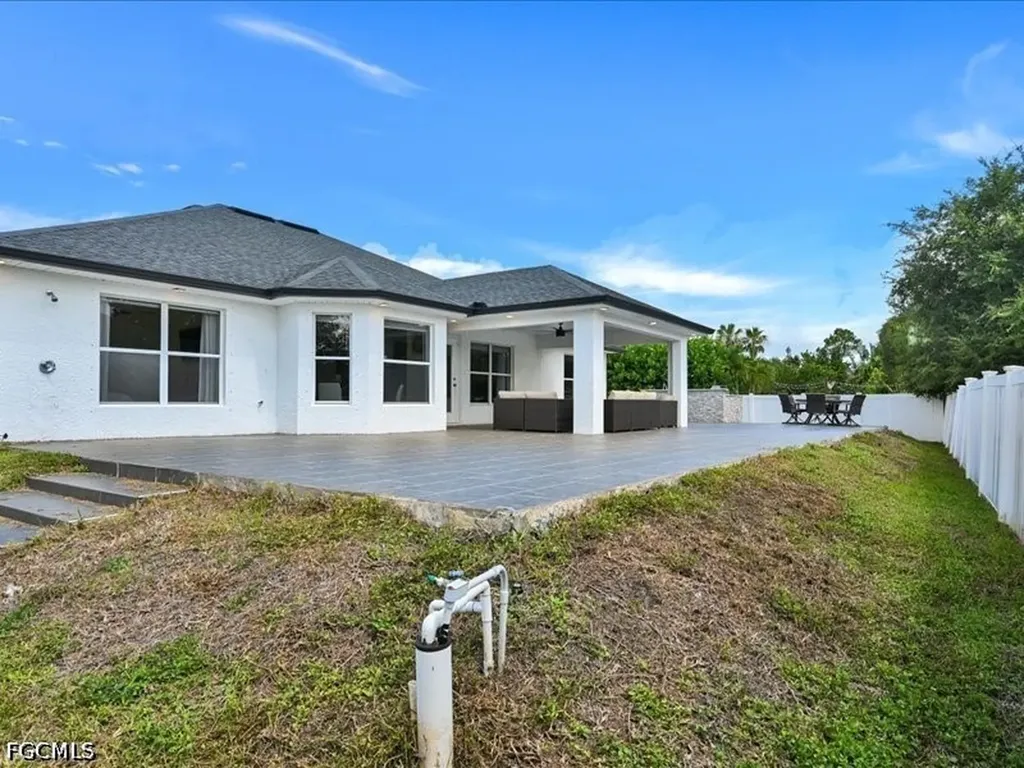 25 NW 29th Place Cape Coral FL 33993