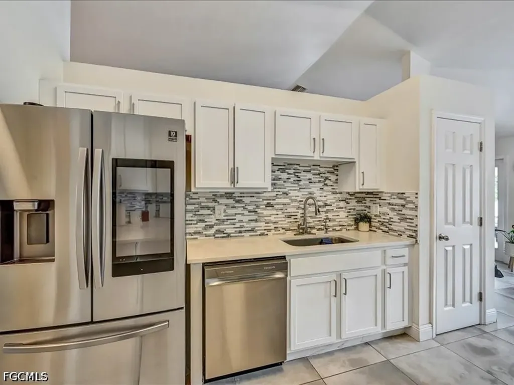 25 NW 29th Place Cape Coral FL 33993