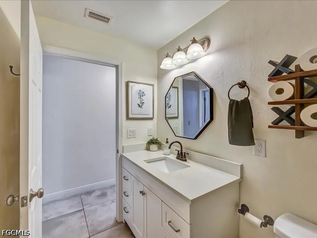 25 NW 29th Place Cape Coral FL 33993