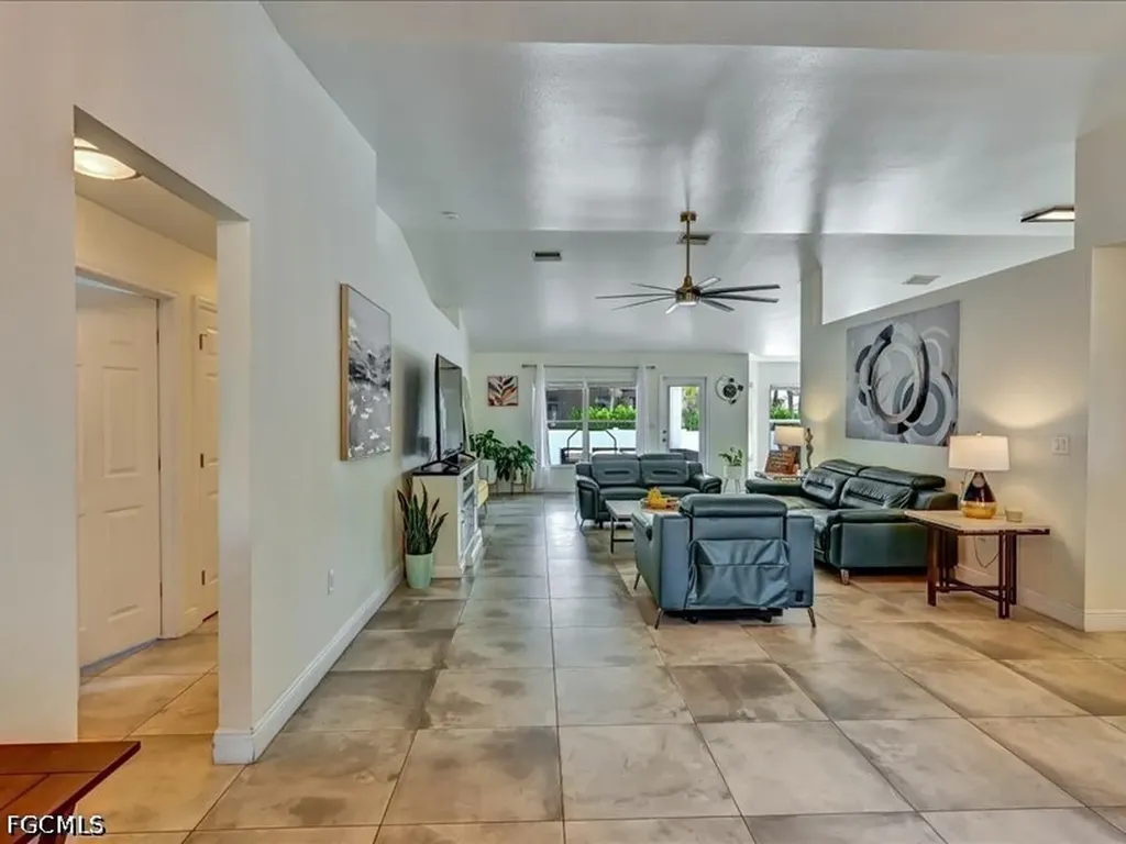 25 NW 29th Place Cape Coral FL 33993