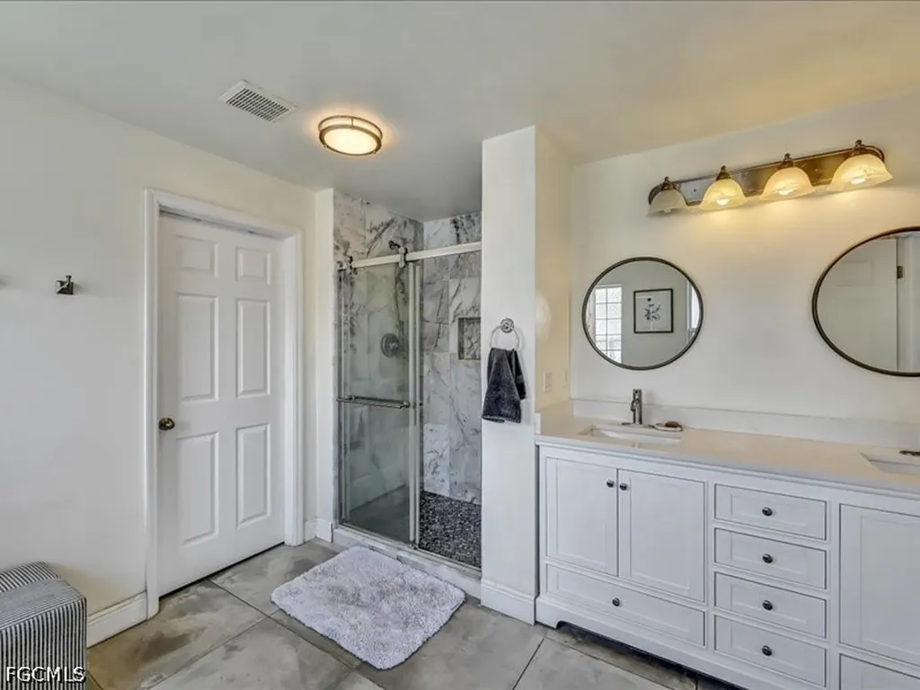 25 NW 29th Place Cape Coral FL 33993